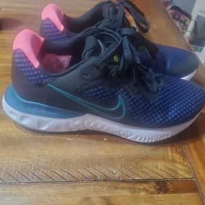 Womans Nike Renew size 7.5